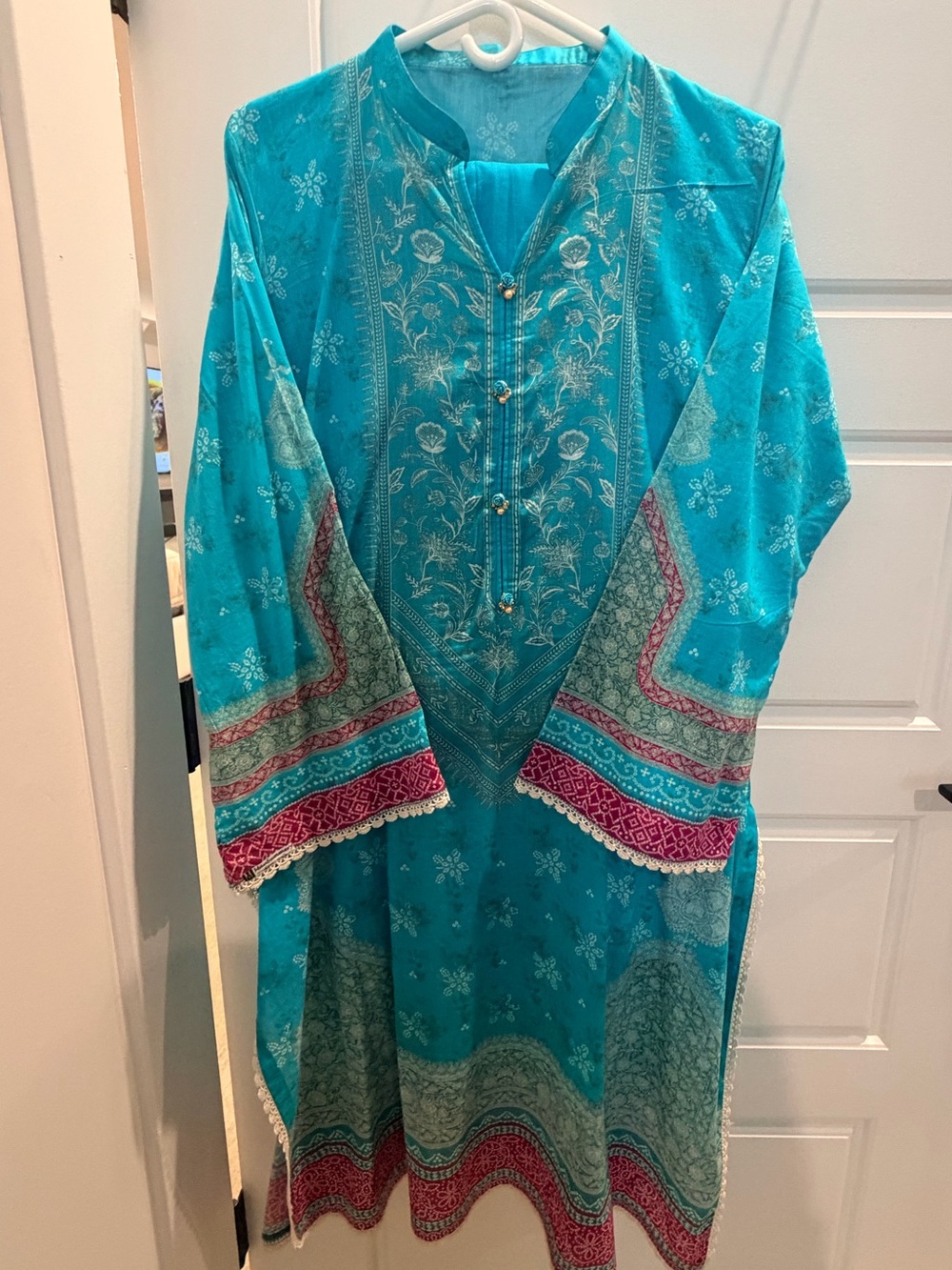 Lawn Pakistani Shalwar Kameez